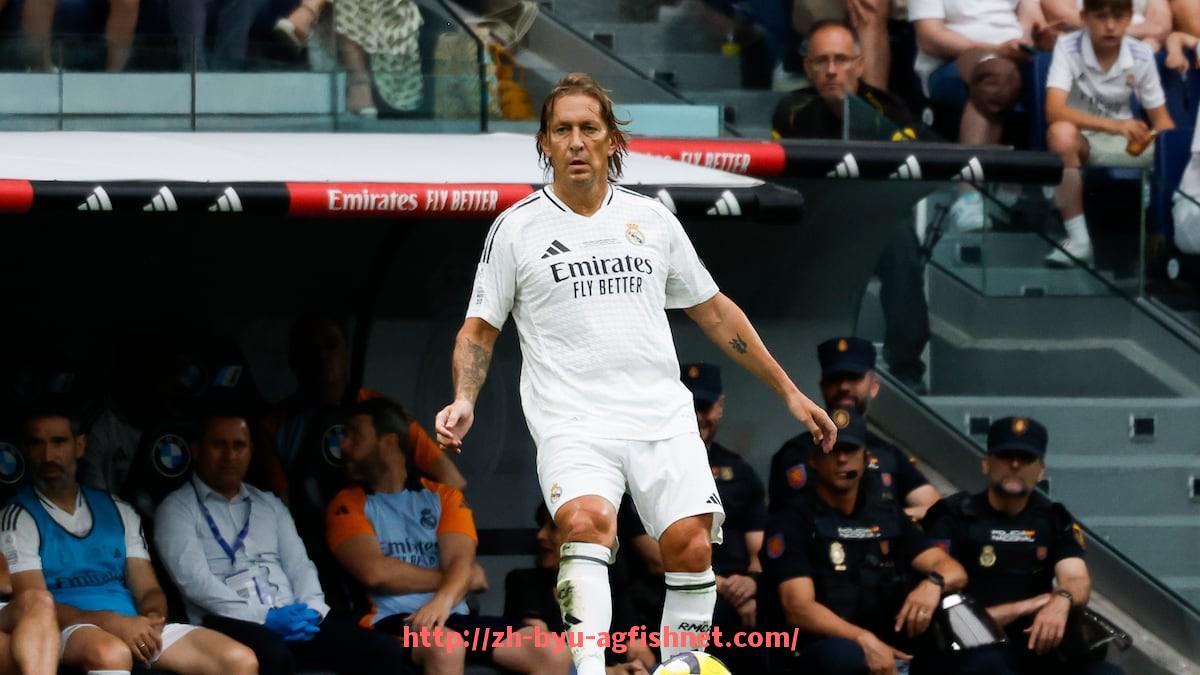 AG捕鱼王官网-世俱杯主帅与队长在战术层面的沟通模式与效率评估